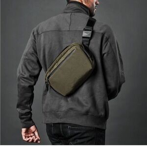 NWT ALPAKA Go Sling Mini V2